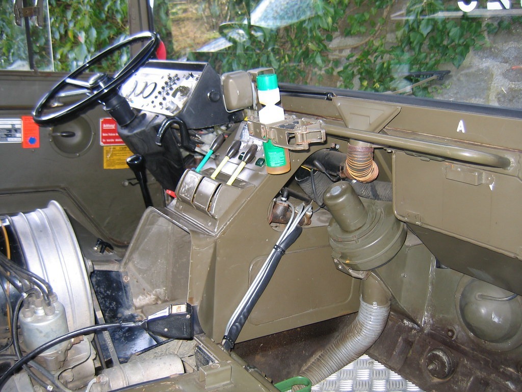 Puch Pinzgauer cockbit