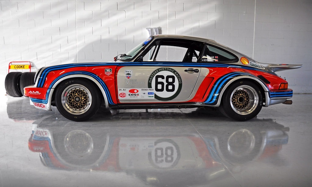 Porsche 911 racing
