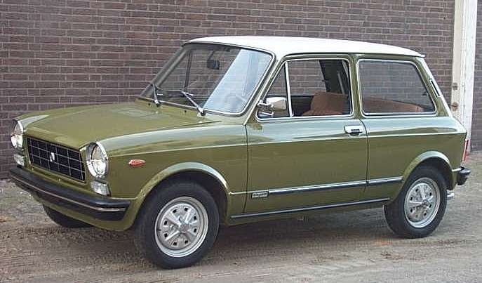 Autobianchi A112 dunkelgrün mit weißem dach