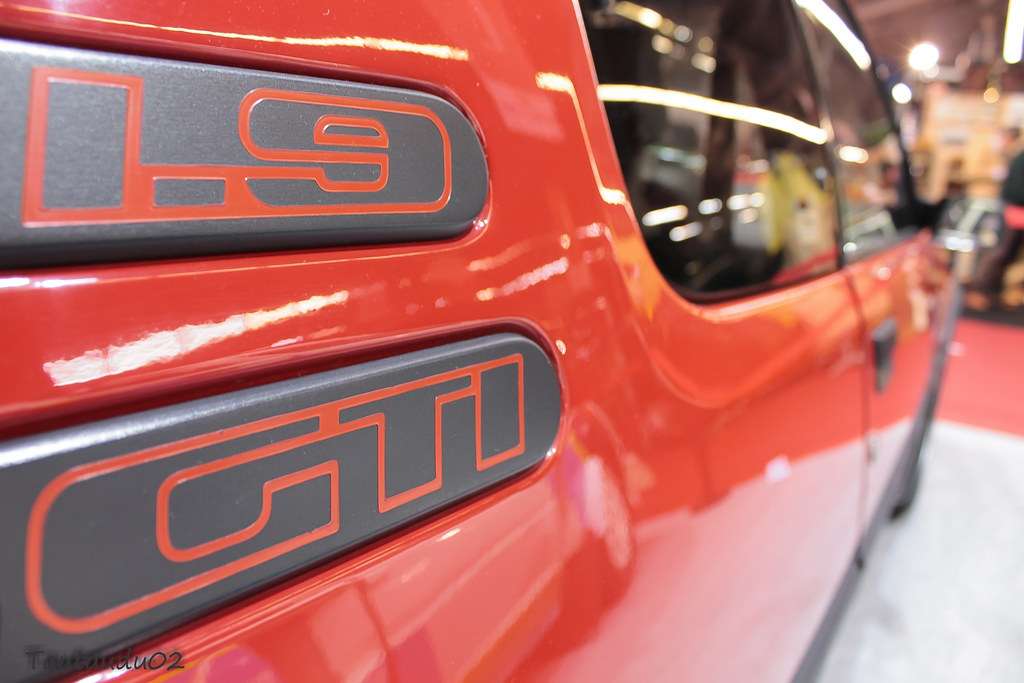 Peugeot 205 gti Logo