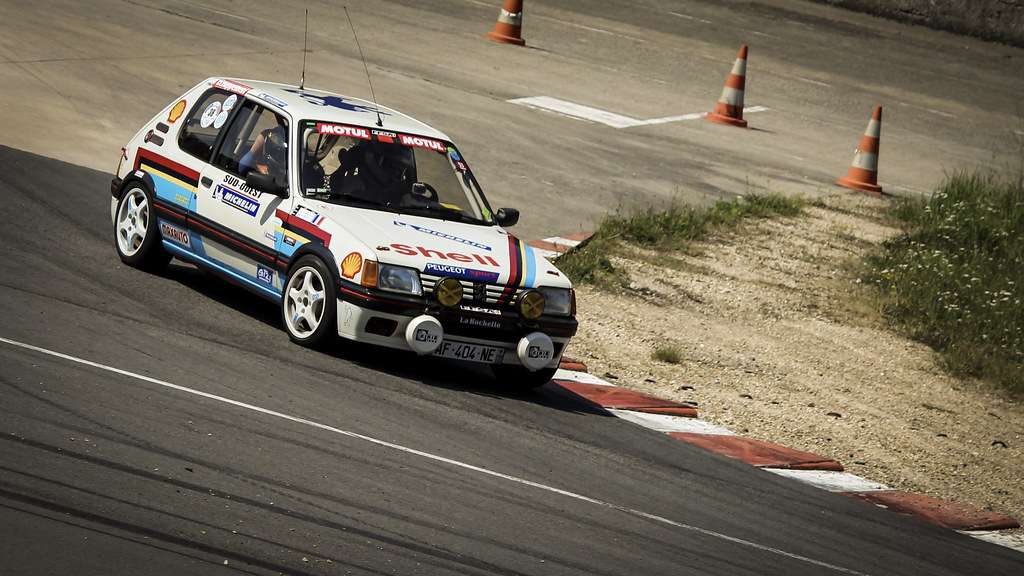 Peugeot 205 GTI Racing