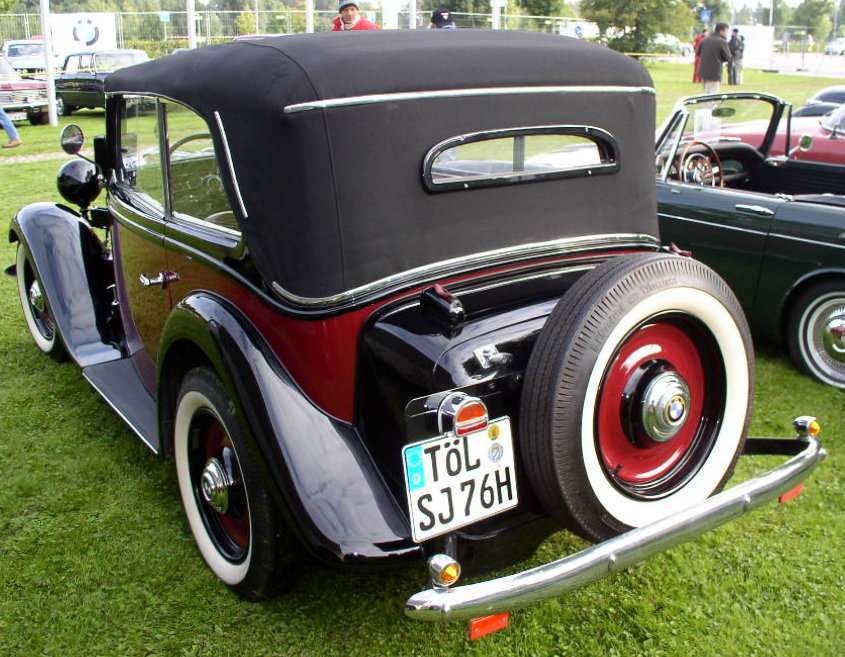 BMW 303 auf einem treffen top restauriert