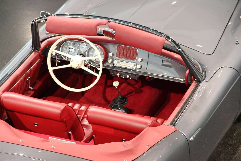 BMW 507 grau von oben rotes leder weisses lenkrad