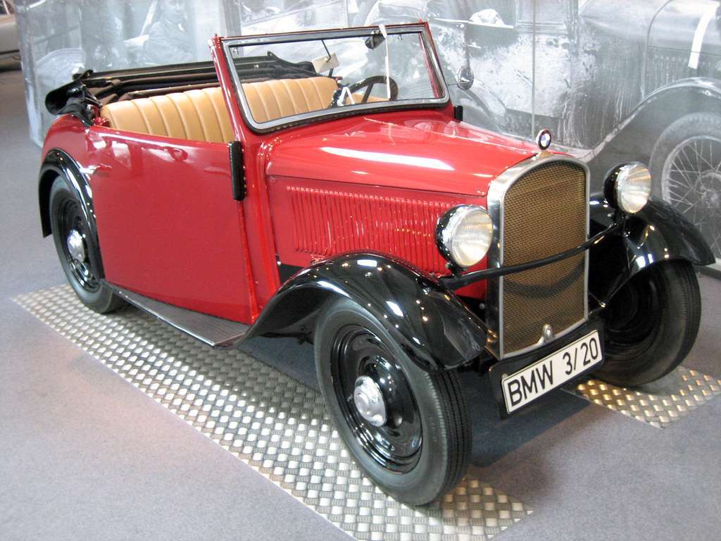 BMW 3/20 Cabrio Rot im Museum